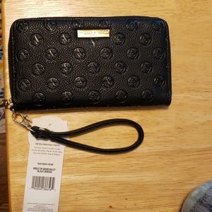 Adrienne Vittadini wallet